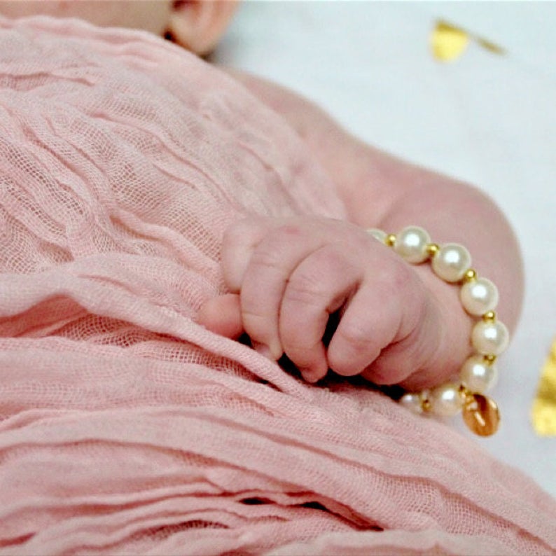 Girl's Monogrammed Pearl Bracelet - Squishy Cheeks