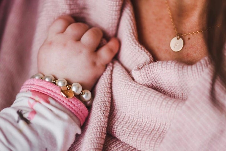 Girl's Monogrammed Pearl Bracelet - Squishy Cheeks